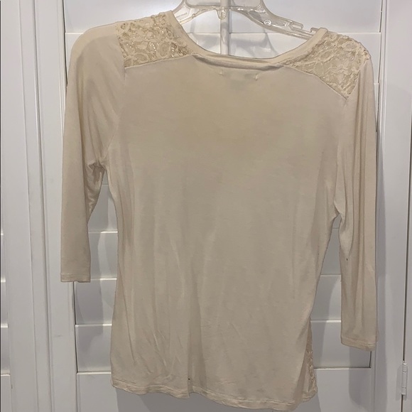 Cream 3/4 sleeve with lace front - Picture 2 of 2